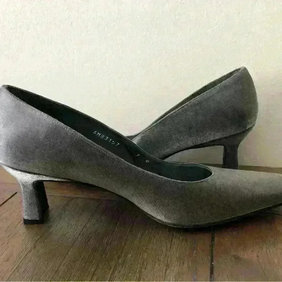 Womens Stuart Weitzman Heels size 7 Vintage - Picture 6 of 10